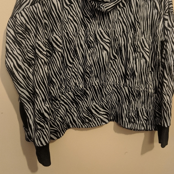 Zebra Striped Hoodie Jacket - Picture 7 of 7